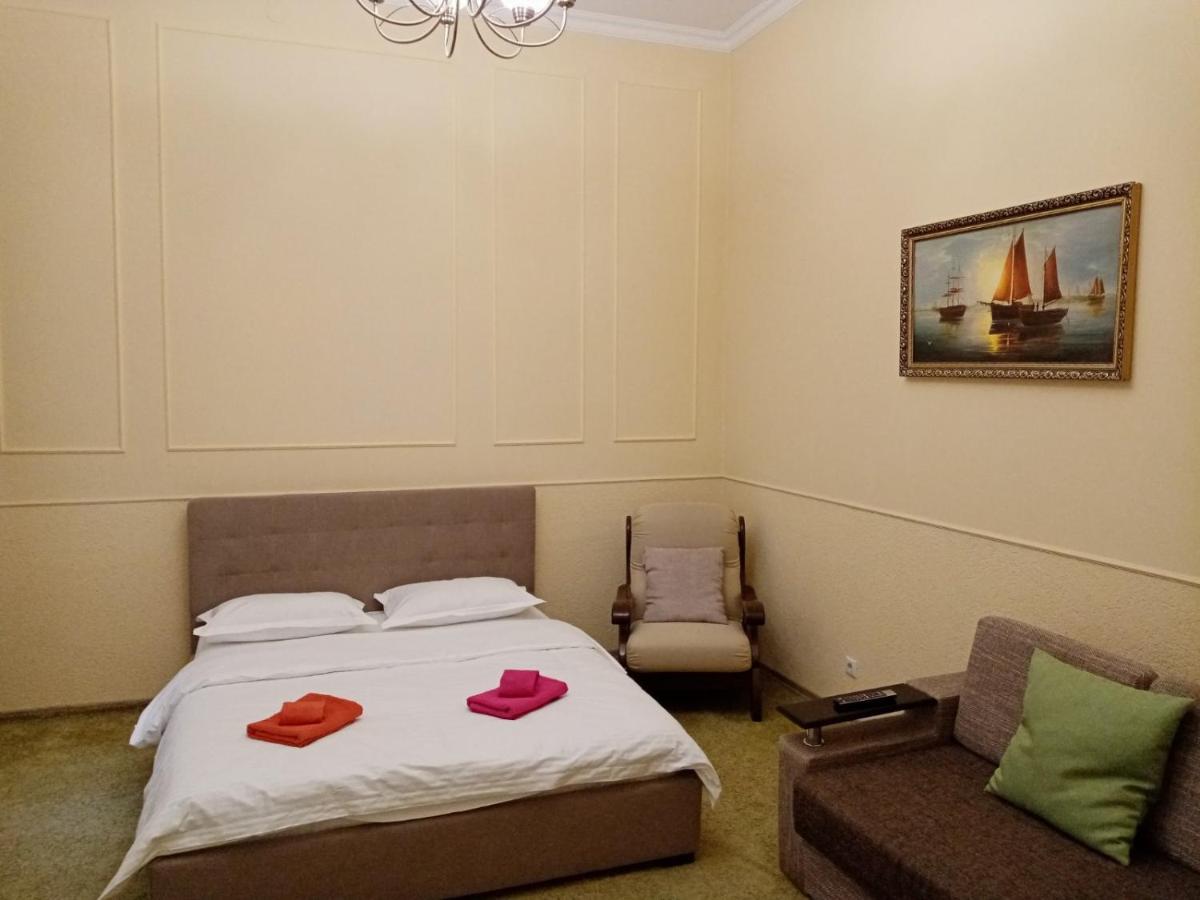 Regrand Apartment On Svobody 22 Lviv Dış mekan fotoğraf